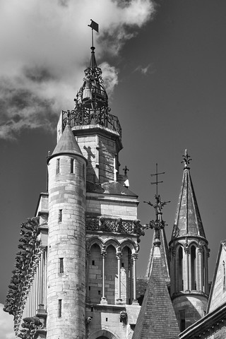 Dijon   |   16  /  22    |